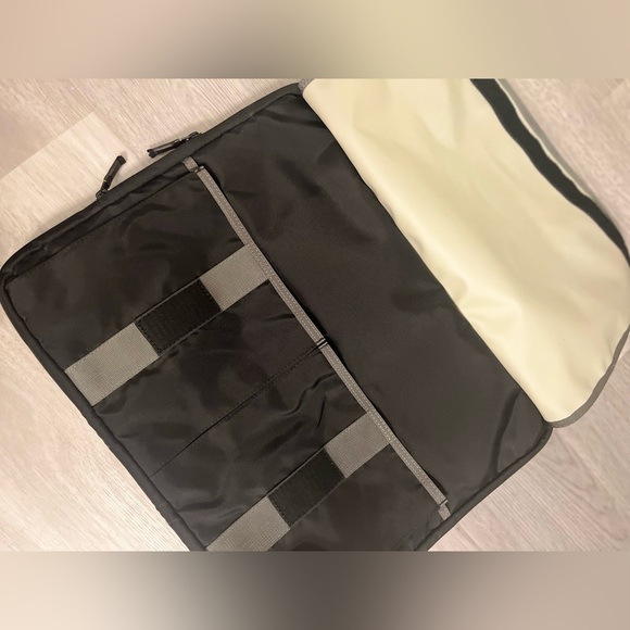 Timbuk2 Briefcase - Picture 3 of 8